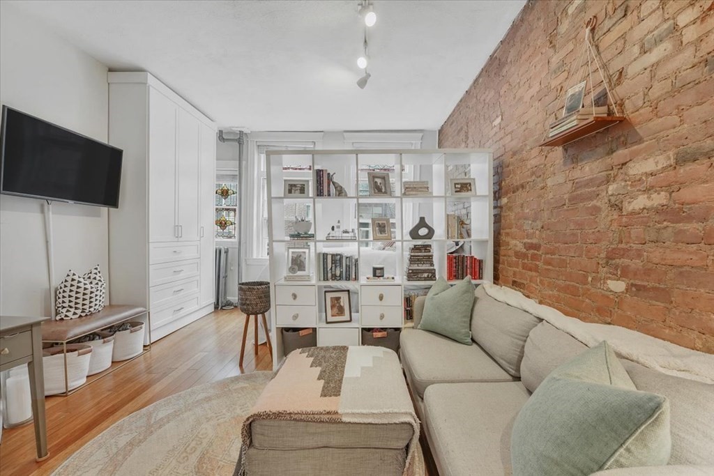 21 Temple Street # 1
