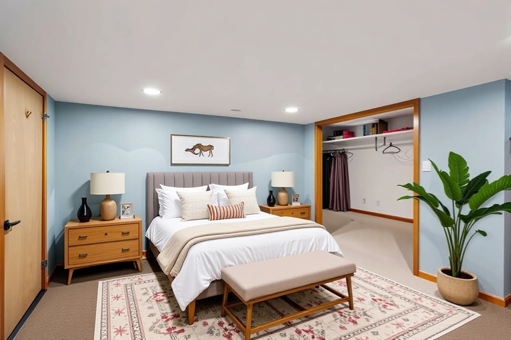 425 Pleasant St, Marlborough