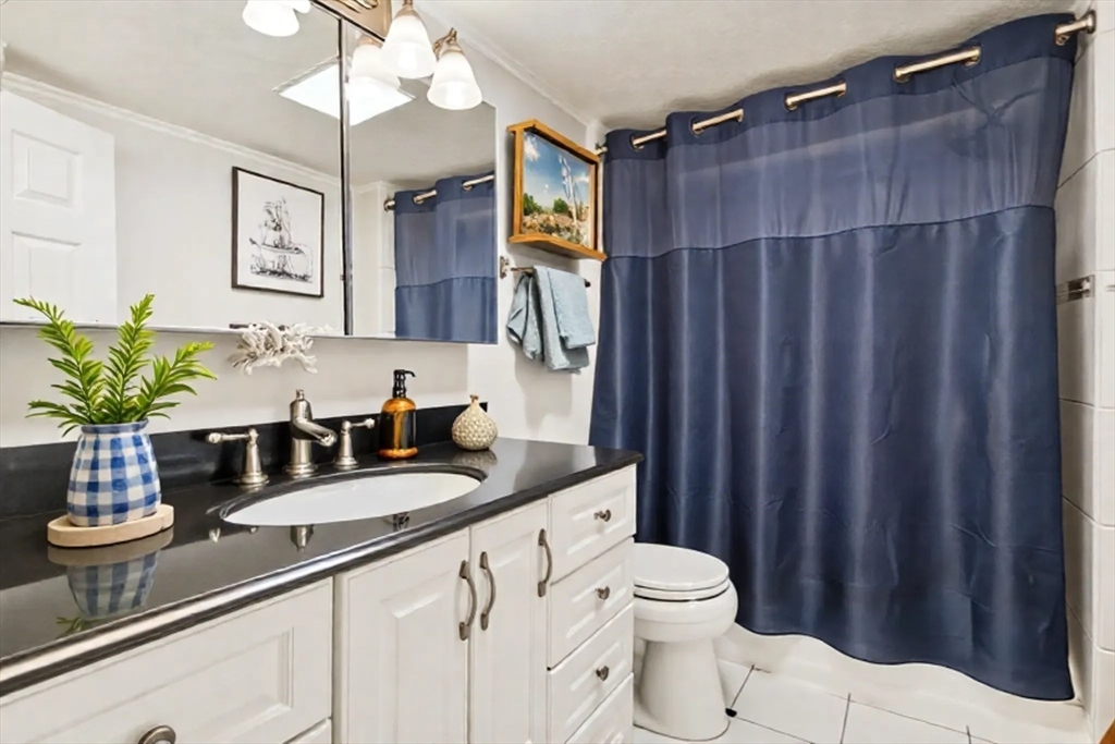 425 Pleasant St, Marlborough