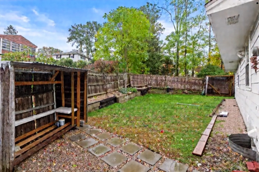 425 Pleasant St, Marlborough