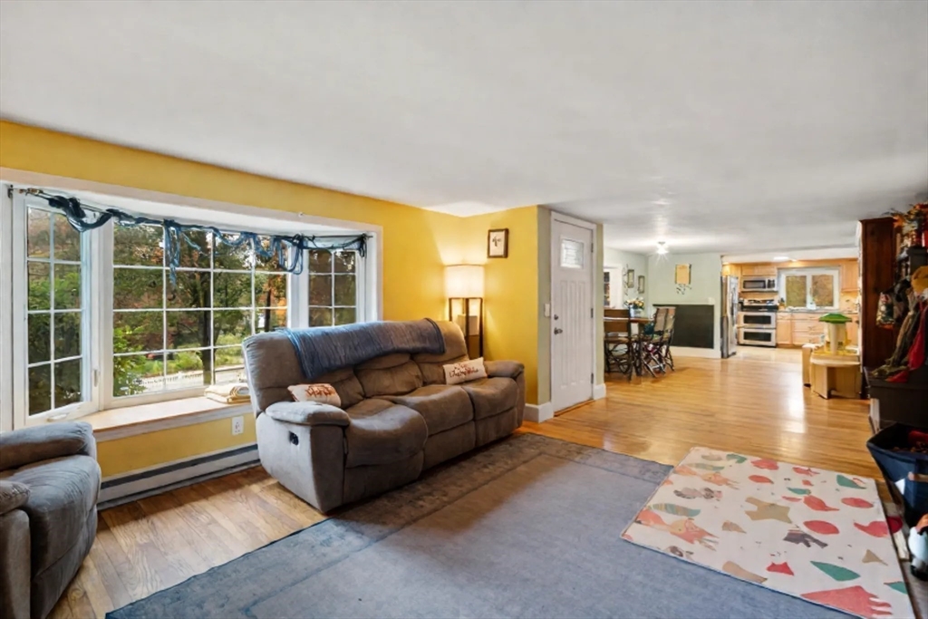 425 Pleasant St, Marlborough