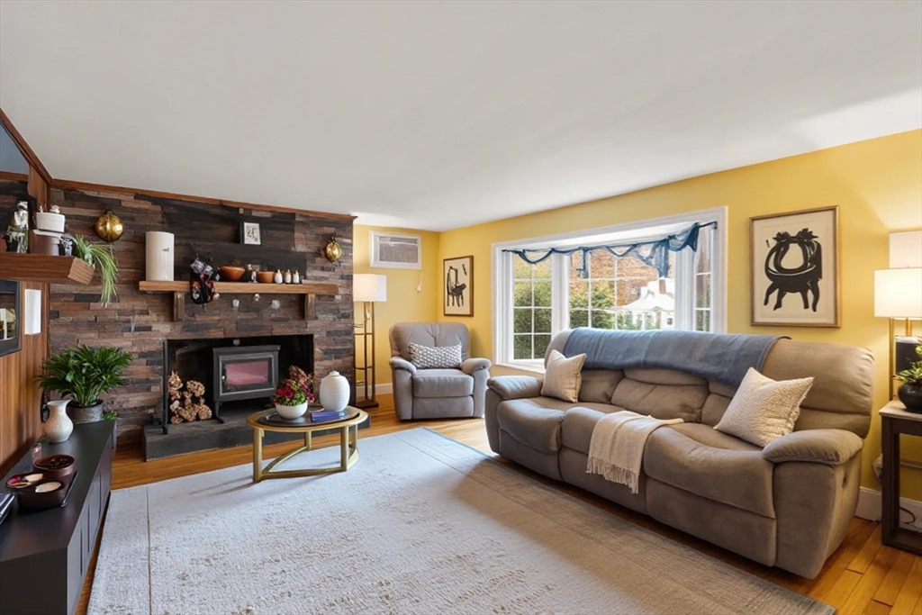 425 Pleasant St, Marlborough