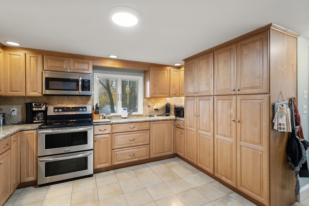 425 Pleasant St, Marlborough