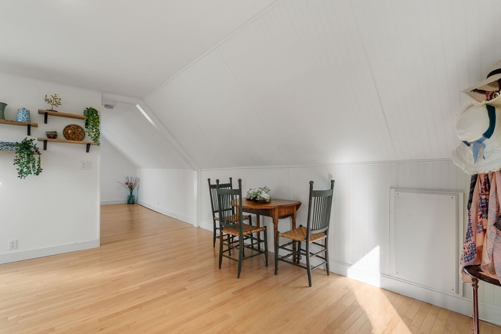 32 Richardson St # 2