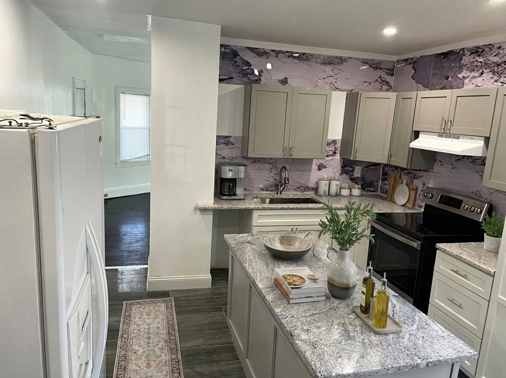 49 Carpenter St # 1
