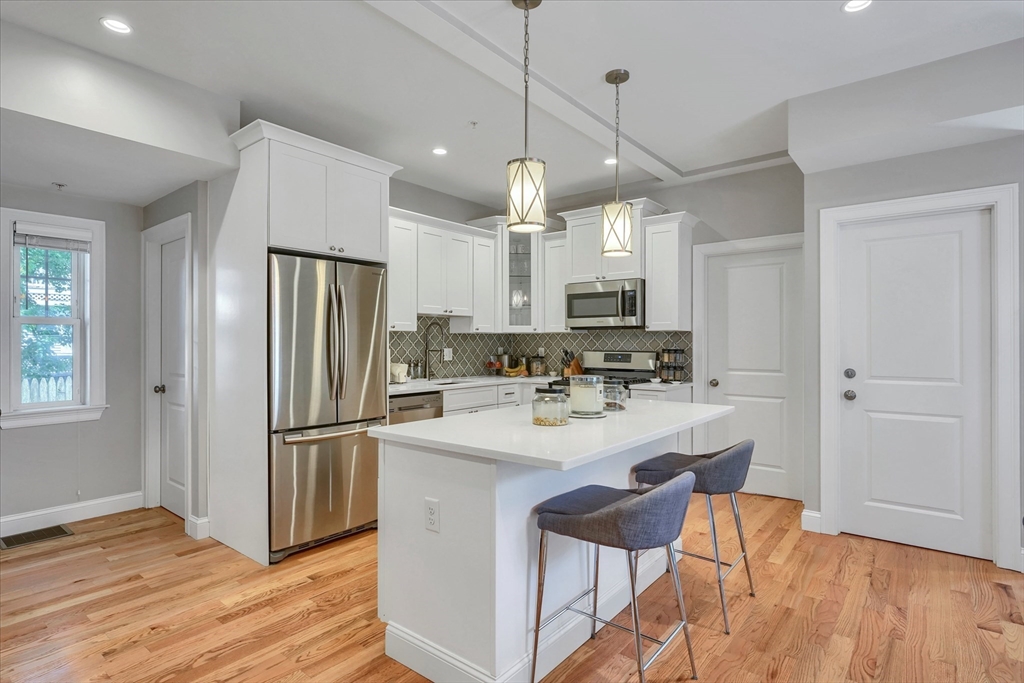 46 Port Norfolk Street # 1