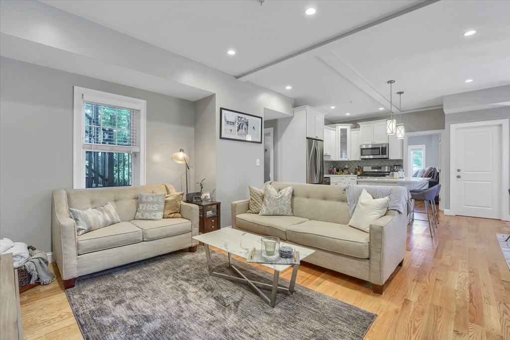46 Port Norfolk Street # 1