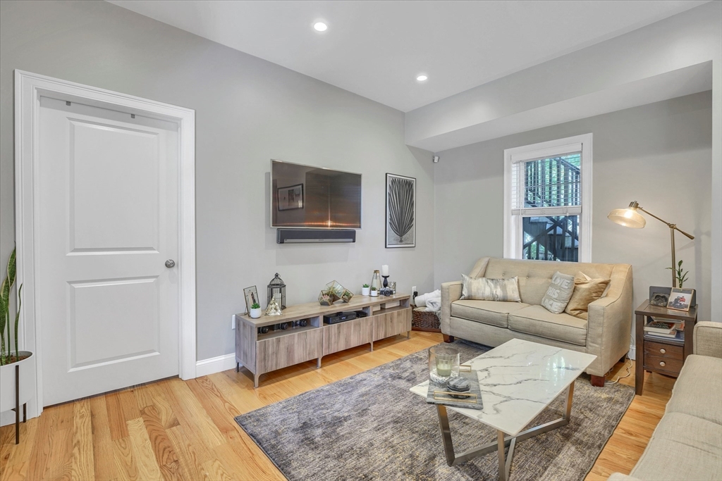 46 Port Norfolk Street # 1
