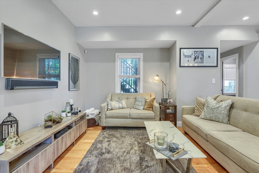 46 Port Norfolk Street # 1
