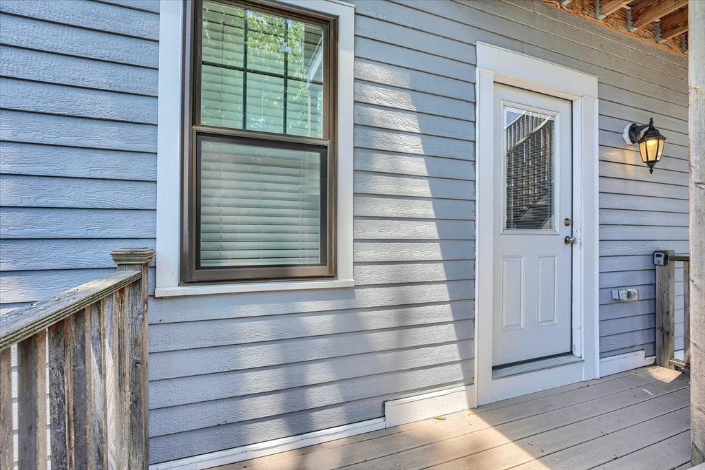 46 Port Norfolk Street # 1