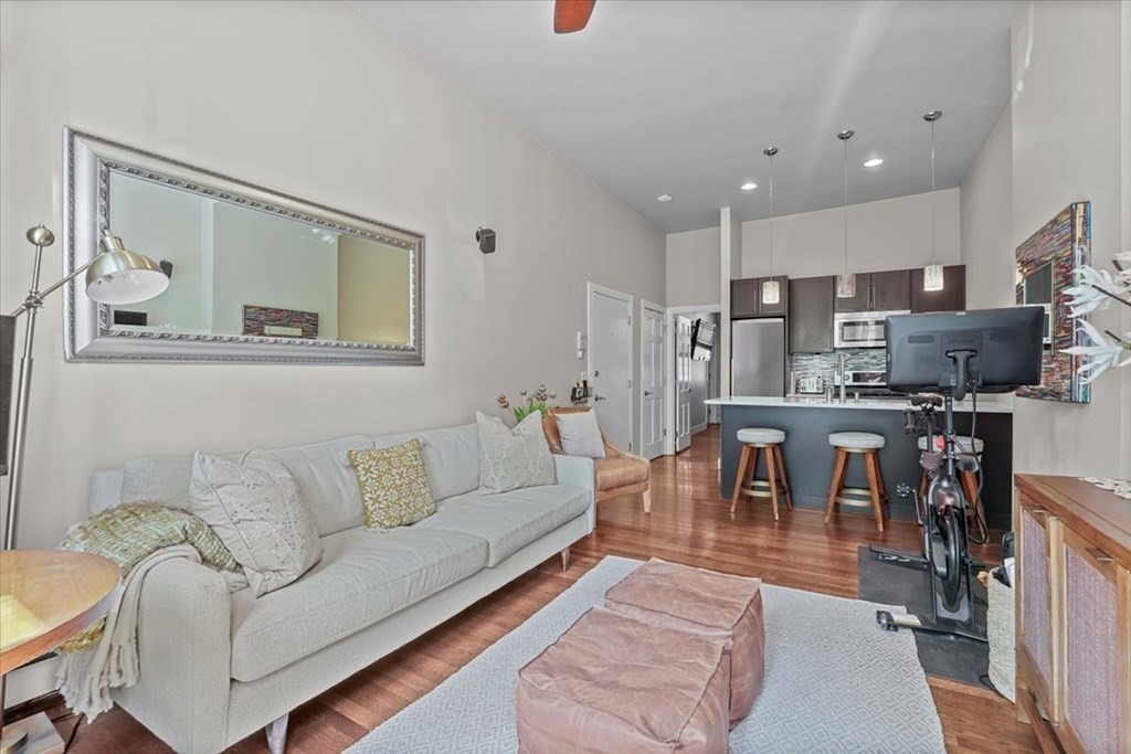 71 Dartmouth St # 2