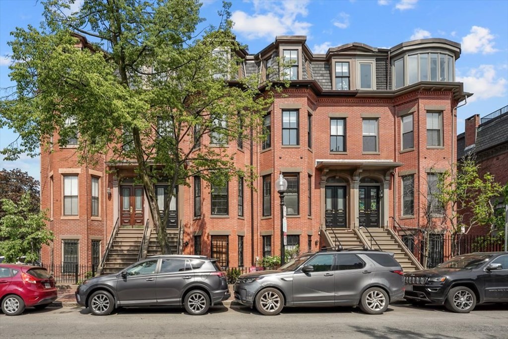 71 Dartmouth St # 2