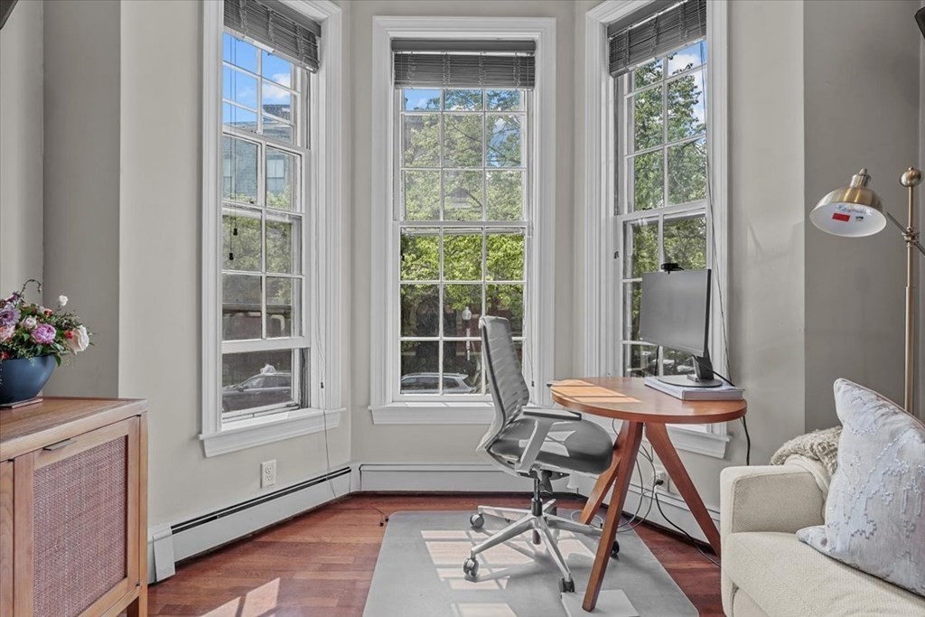 71 Dartmouth St # 2