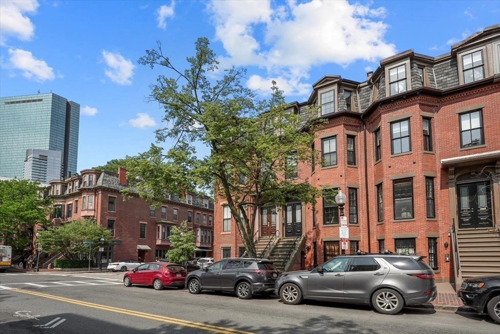 71 Dartmouth St # 2