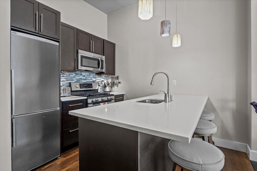 71 Dartmouth St # 2