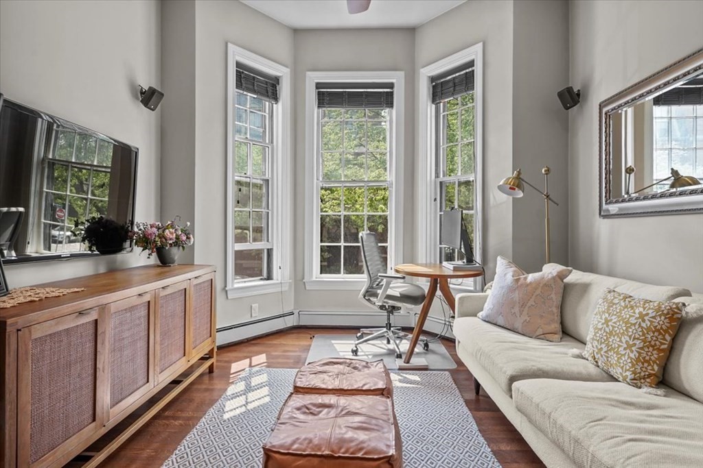 71 Dartmouth St # 2