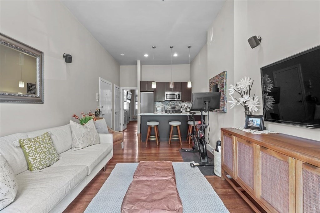 71 Dartmouth St # 2