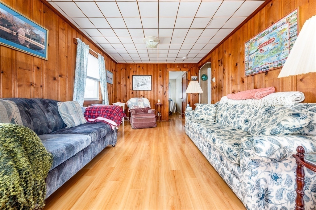 90 Town Neck Rd