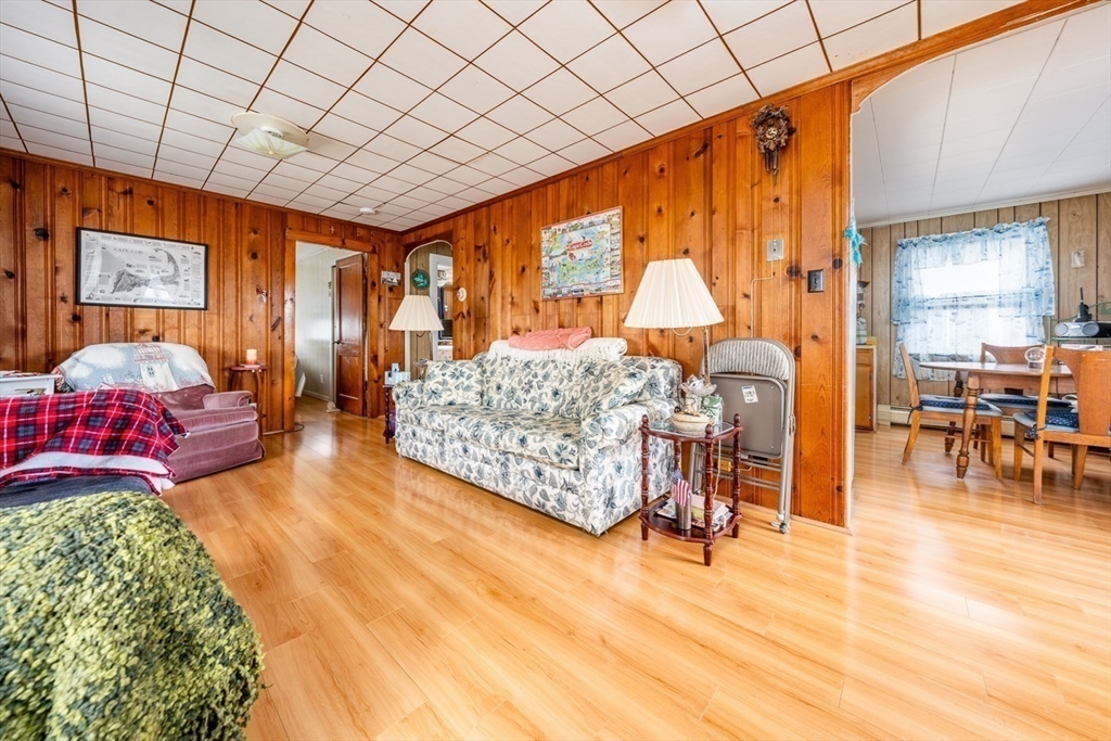 90 Town Neck Rd