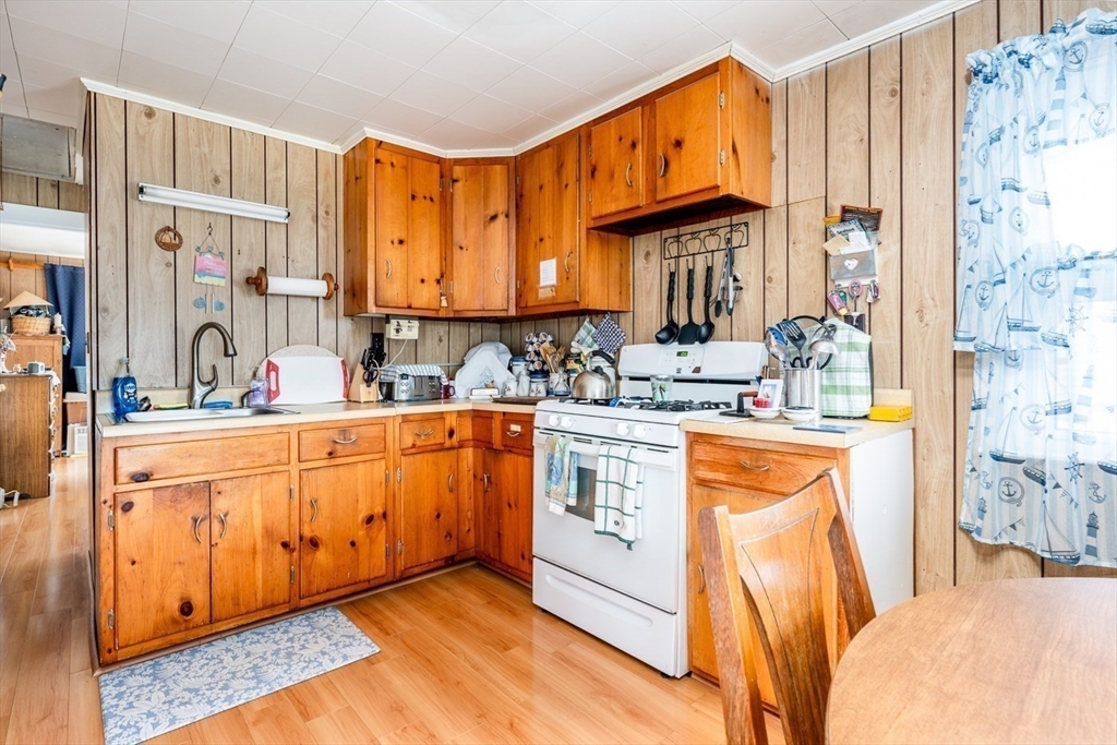 90 Town Neck Rd