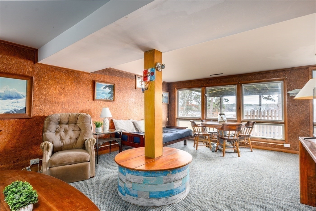 7 Leslie Ln