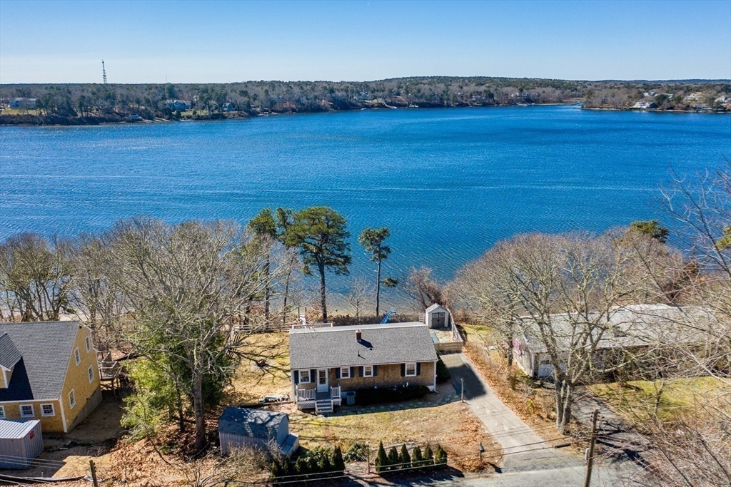 7 Leslie Ln