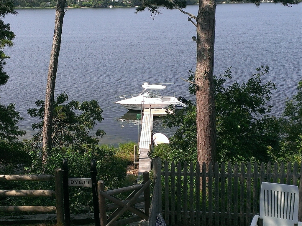 7 Leslie Ln