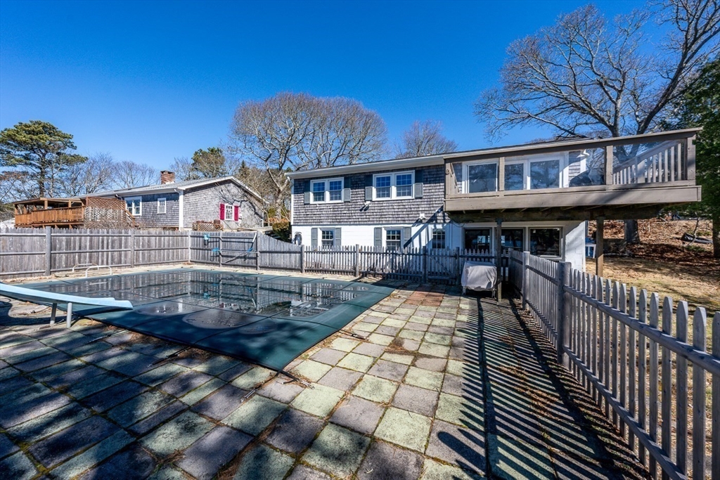 7 Leslie Ln