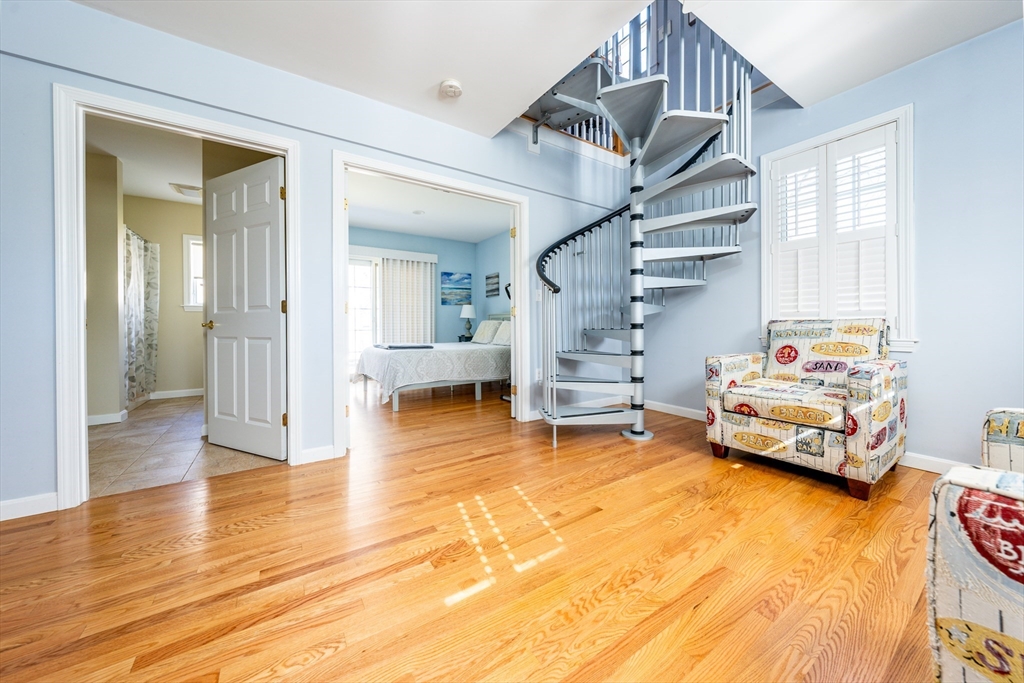 43 Pine St