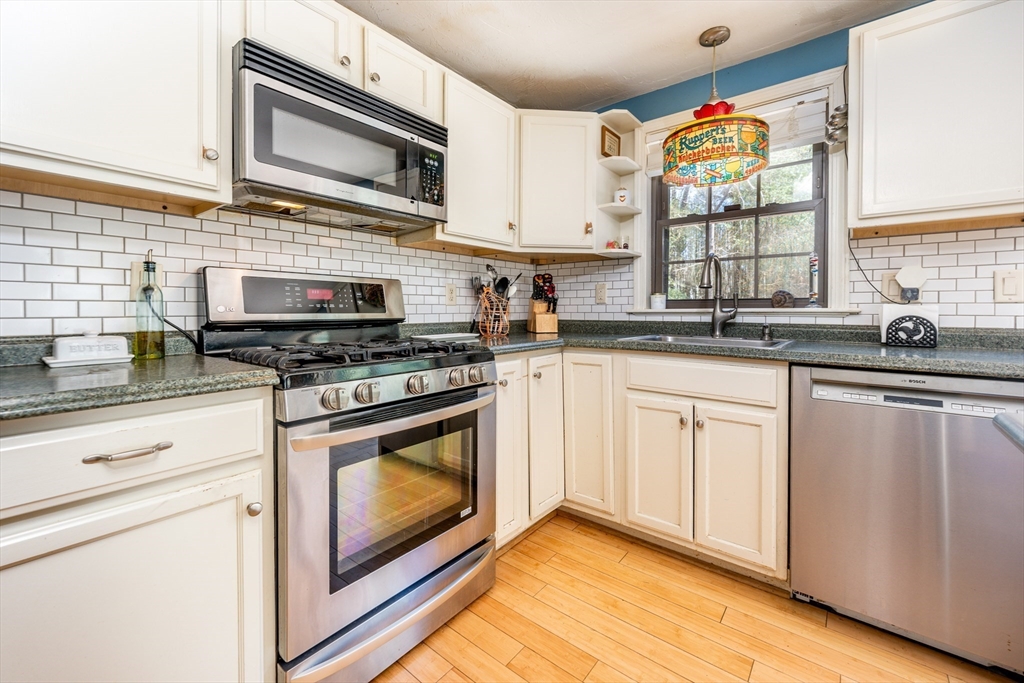 128 Bridle Path