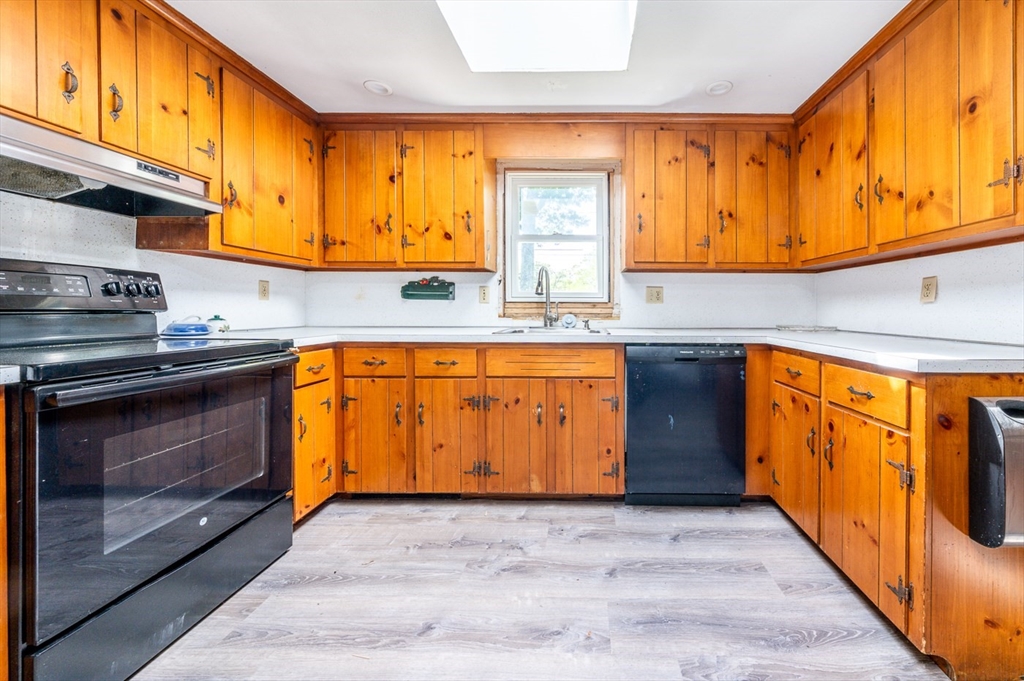 24 Lowell Dr