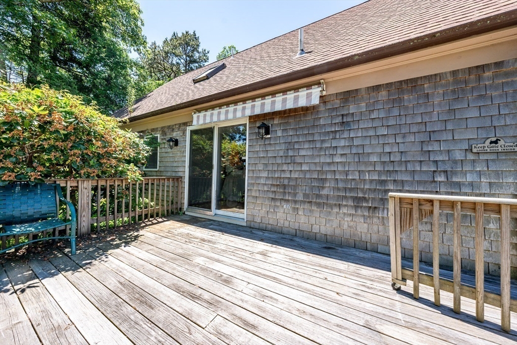 87 Regis Rd