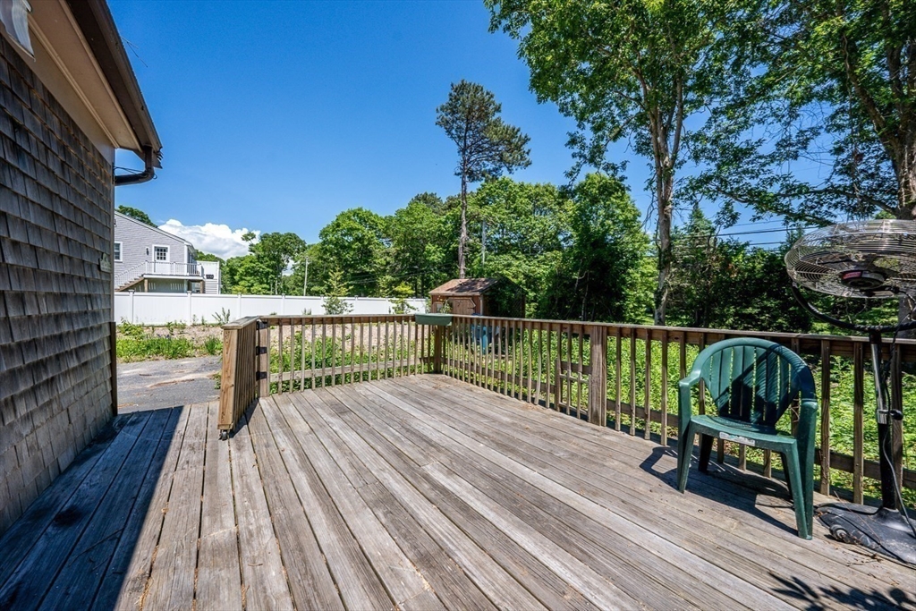 87 Regis Rd
