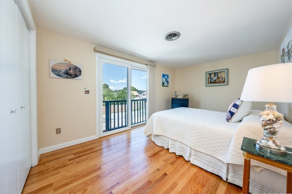 60 Broadway St # 10