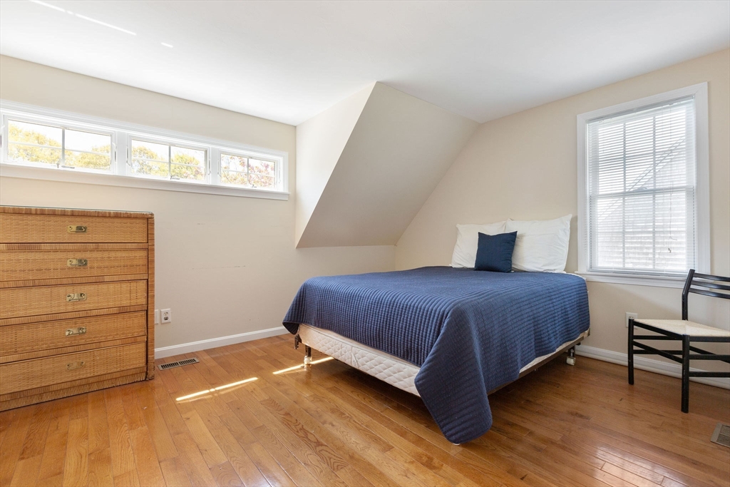 121 Camp St # 137