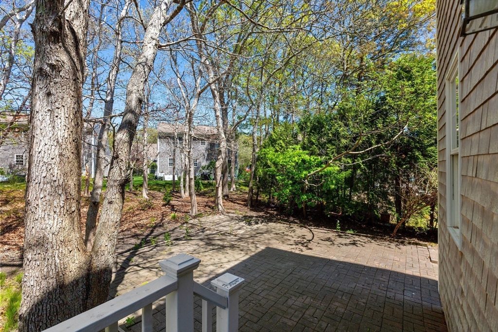 121 Camp St # 137