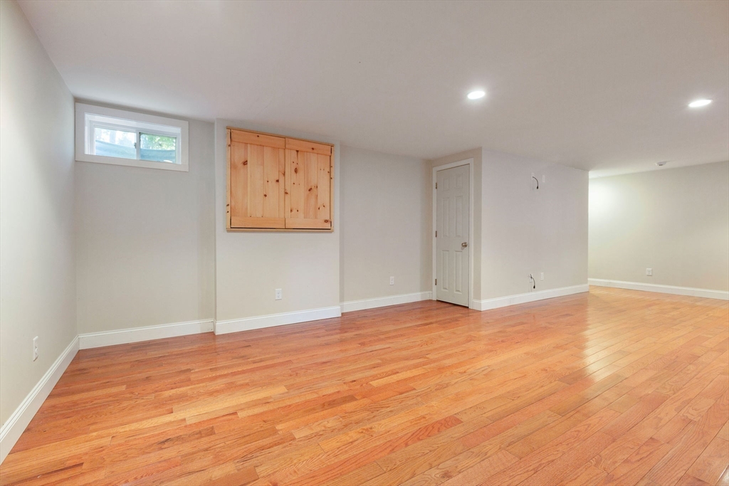 121 Camp St # 137