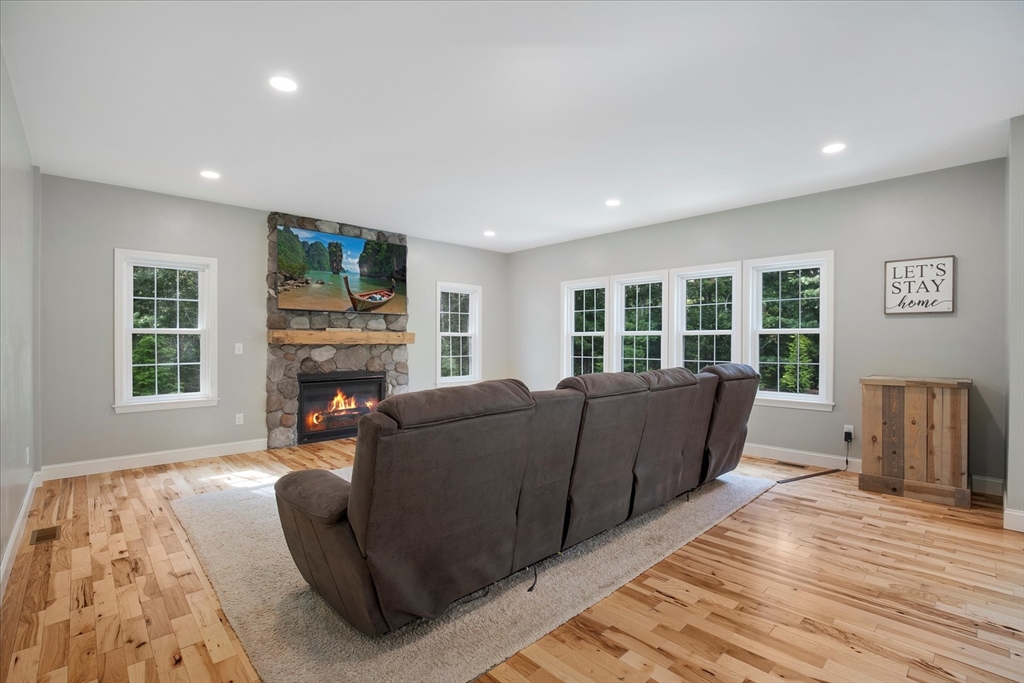 23 Pimlico Pond Rd