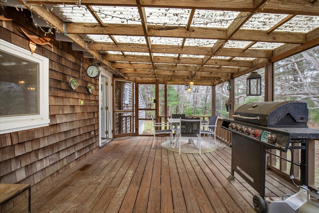 61 Old Phinneys Ln