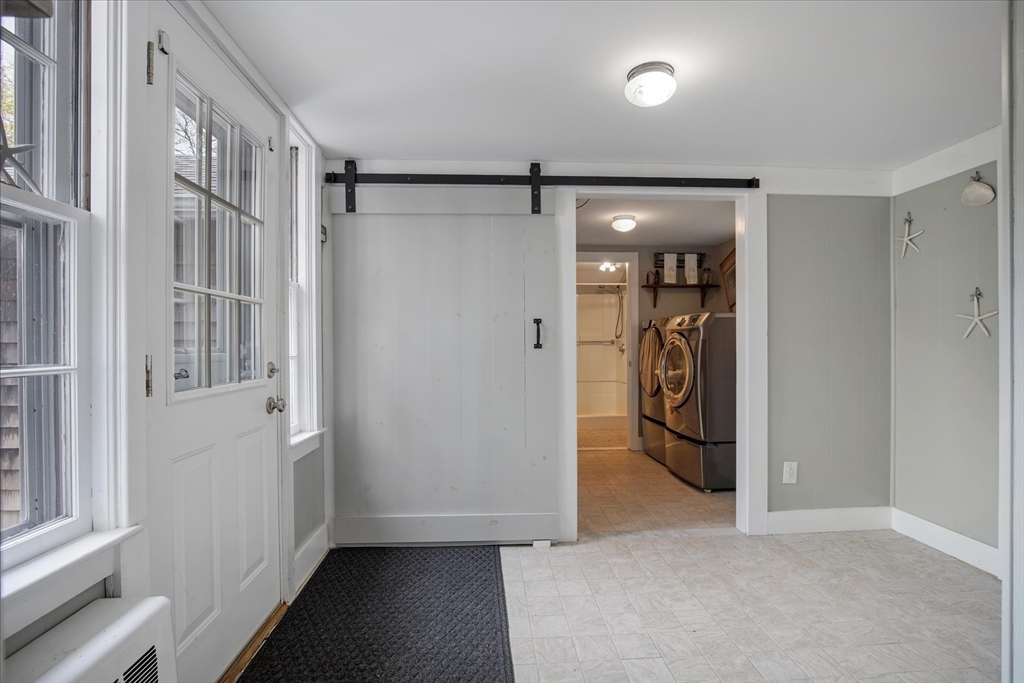 61 Old Phinneys Ln