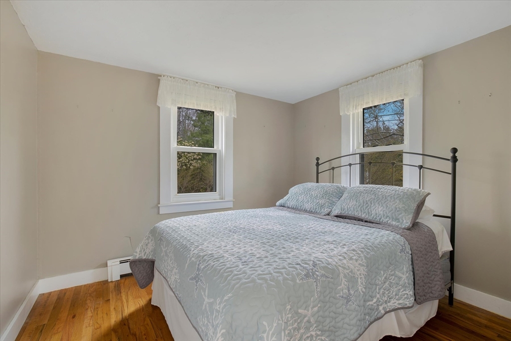 61 Old Phinneys Ln