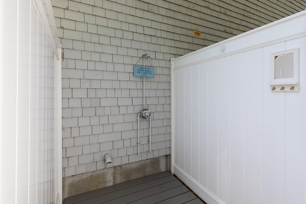 5 Summerwind Ln