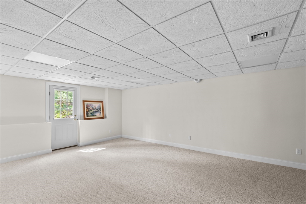 5 Summerwind Ln