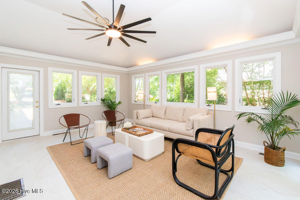 3951 Hammonds Ferry