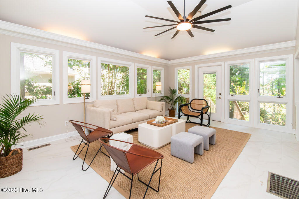 3951 Hammonds Ferry