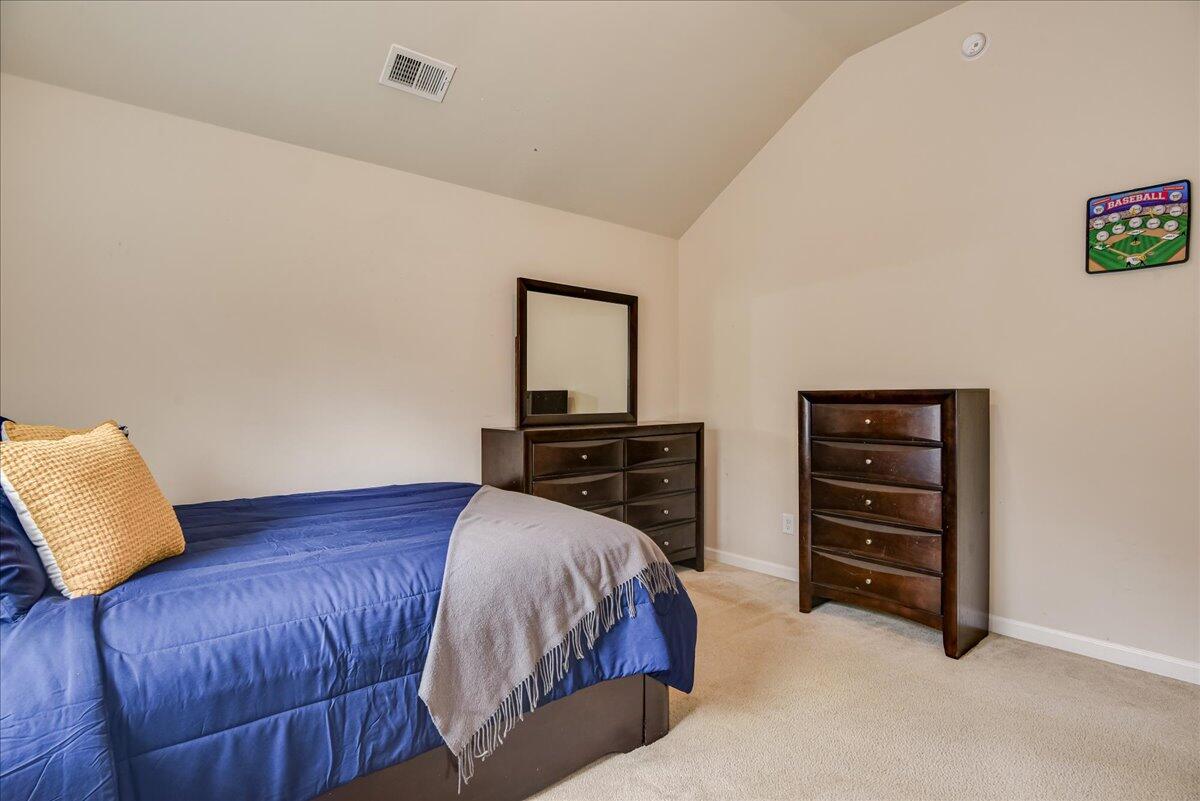 1169 Prides Crossing