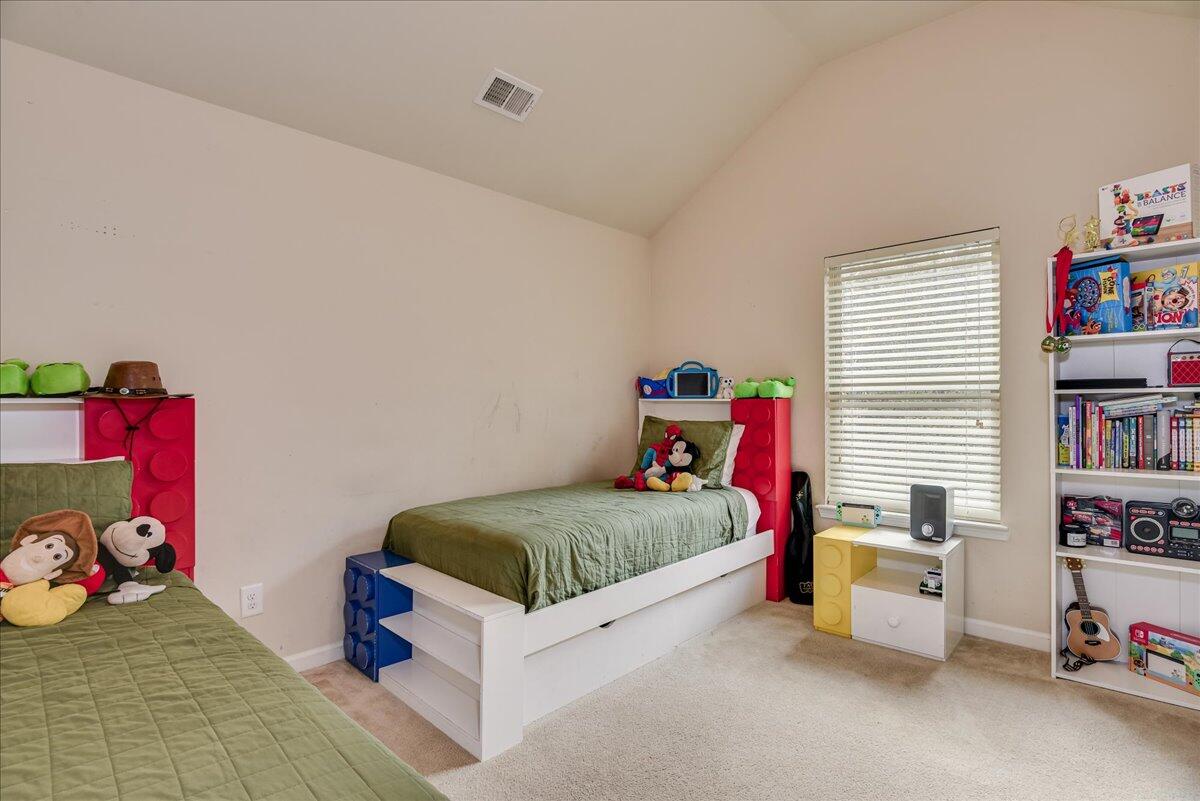 1169 Prides Crossing