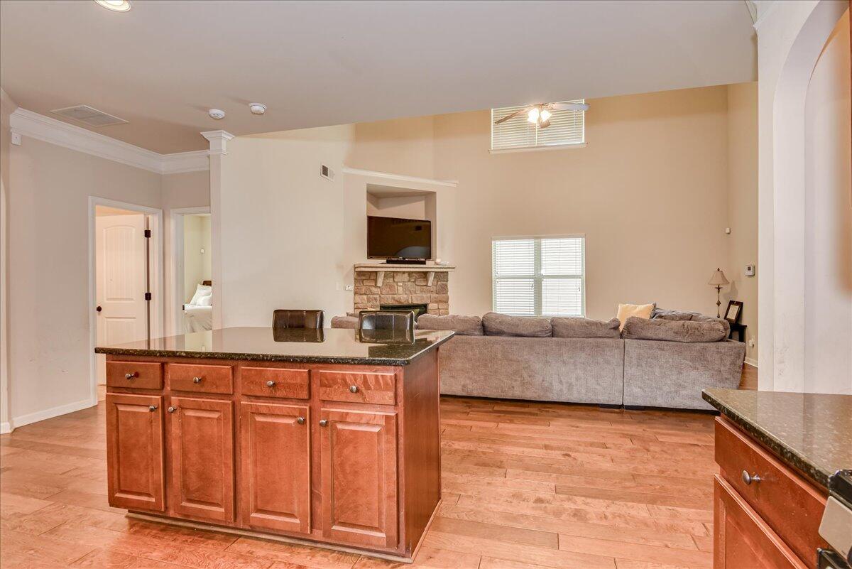 1169 Prides Crossing