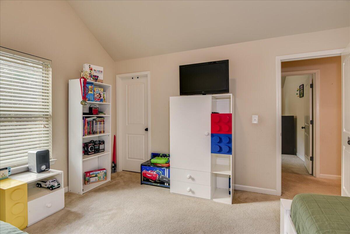 1169 Prides Crossing