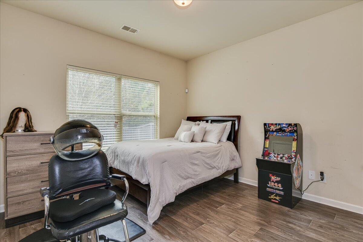 1169 Prides Crossing
